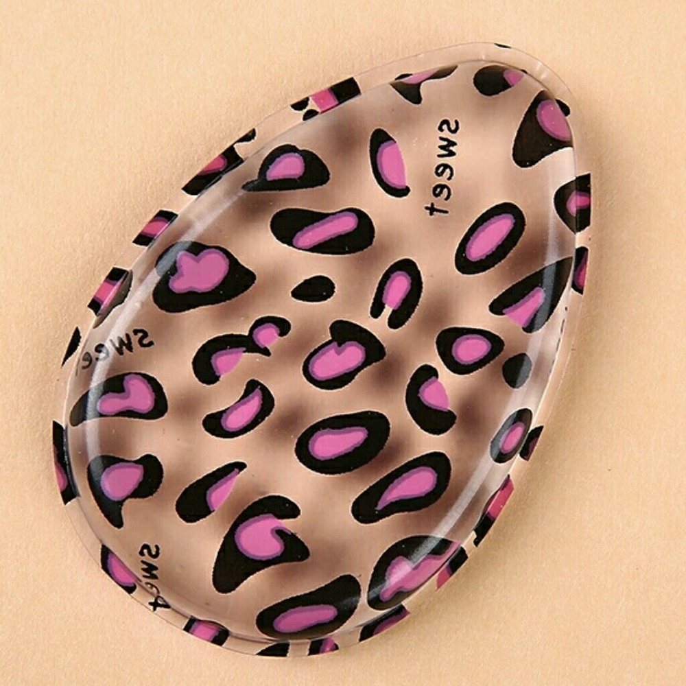 ***FREE*** Pink Leopard Silicone Blending Pad